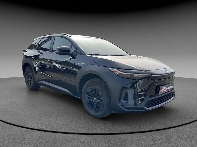 Gebraucht Toyota bZ4X Basis 150 kW (204 PS) 2023 Onyxschwarz SUV
