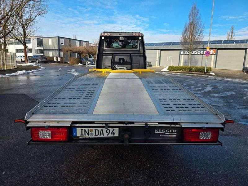 Gebraucht Mercedes Sprinter 190 PS (139 kW) 2023 Schwarz Van