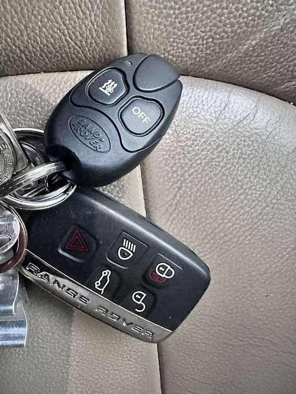 Gebraucht 2015 Land Rover Range Rover evoque Pure SUV | 13.250 € (Superpreis) - Bild 1/4