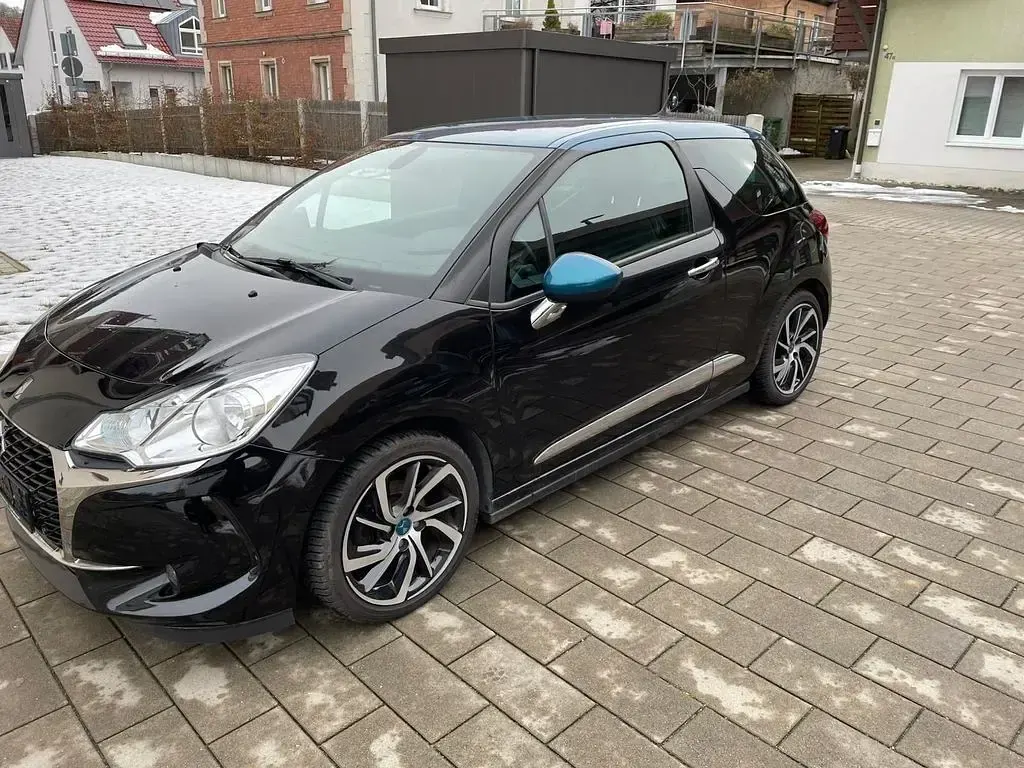 Gebraucht Citroën DS3 82 PS (60 kW) 2016 Schwarz Kleinwagen