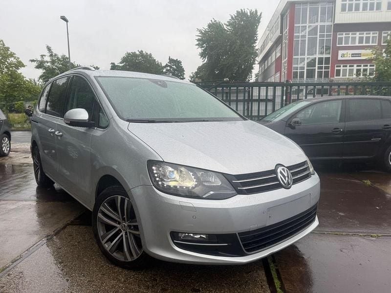 Gebraucht VW Sharan Highline 150 PS (110 kW) 2020 Silber Van / Kleinbus