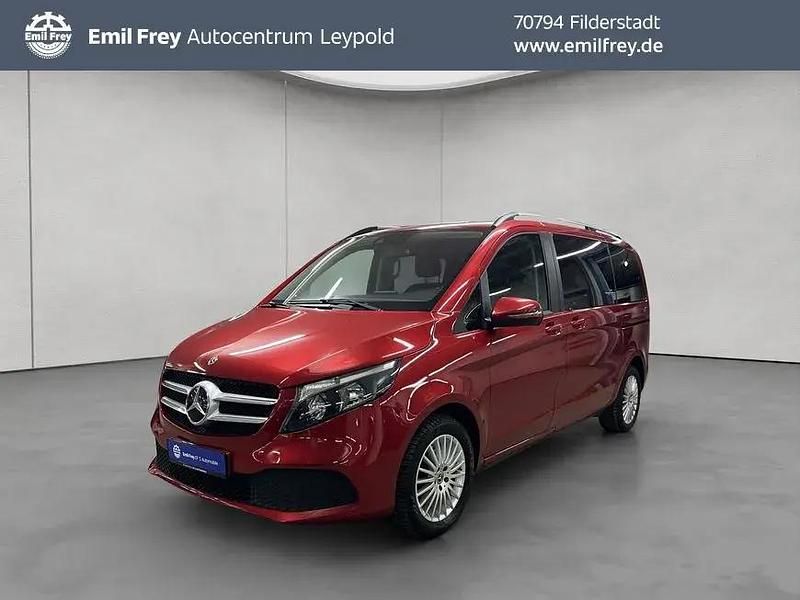 Hyazinthrot metallic Gebraucht 2019 Mercedes V250 Avantgarde Edition Van / Kleinbus | 34.890 € - Bild 1/4