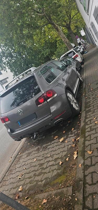 Grau Gebraucht 2009 VW Touareg R-line SUV | 6.200 € (Fairer Preis) - Bild 1/4