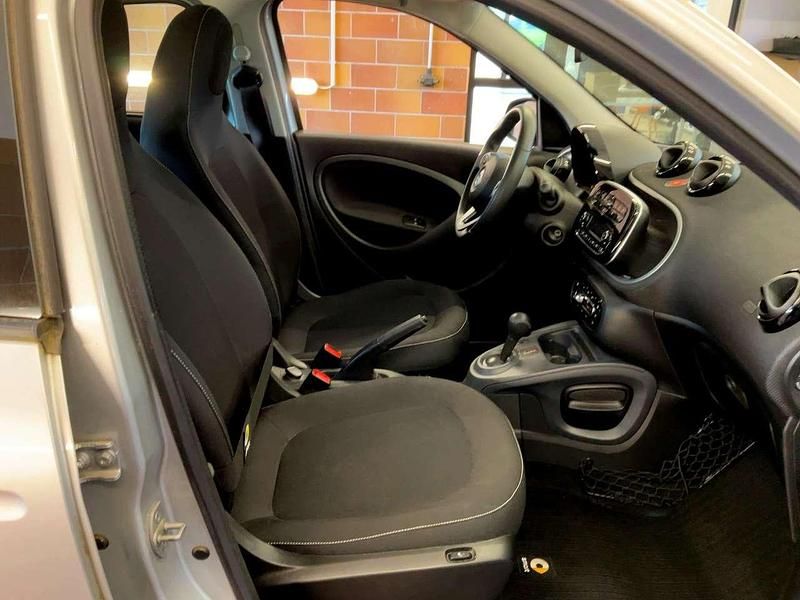 Gebraucht Smart ForFour Passion 71 PS (52 kW) 2019 Grau Kleinwagen