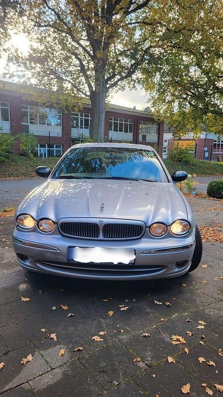 Silber Gebraucht 2001 Jaguar X-type Limousine | 2.600 € (Fairer Preis) - Bild 1/4