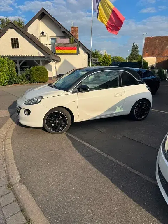 Gebraucht Opel Adam 69 PS (50 kW) 2018 Weiß Kleinwagen