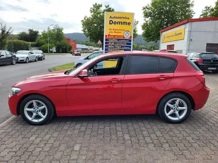 Gebraucht BMW 118 143 PS (105 kW) 2014 Karmesinrot Kleinwagen