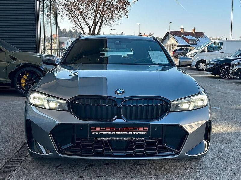 Gebraucht BMW 330 M Sport 245 PS (180 kW) 2025 Grau Kombi