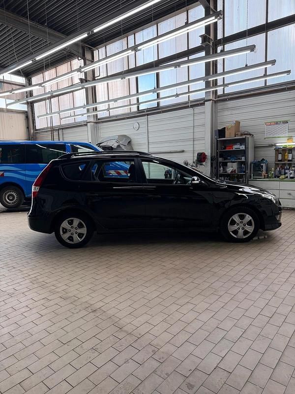 Gebraucht Hyundai i30 Edition 109 PS (80 kW) 2012 Schwarz Kombi