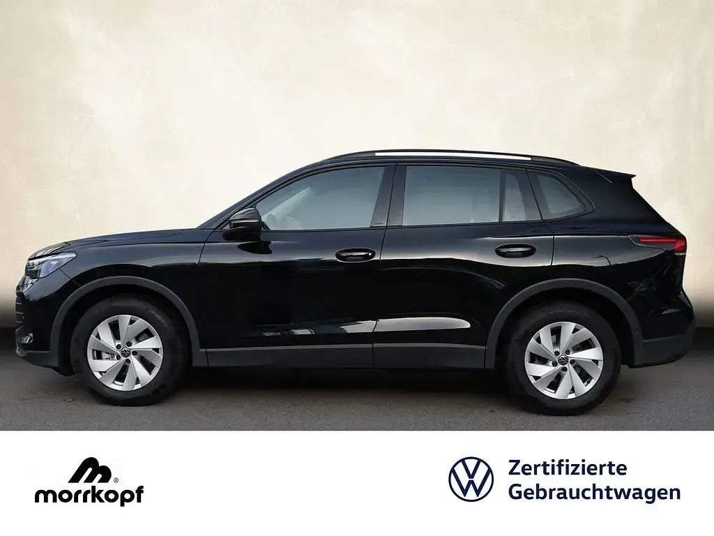 Gebraucht VW Tiguan Basis 131 PS (96 kW) 2025 Grenadillschwarz, metallic SUV