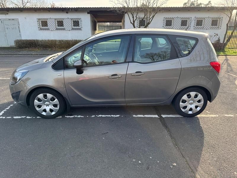 Gebraucht Opel Meriva Color Edition 120 PS (88 kW) 2012 Braun Van / Kleinbus