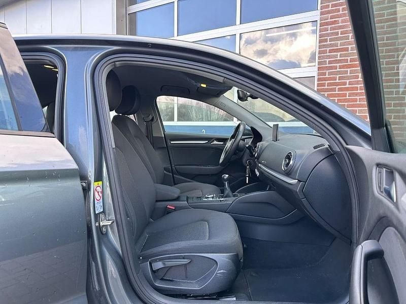 Gebraucht Audi A3 Proline 116 PS (85 kW) 2020 Grau Limousine