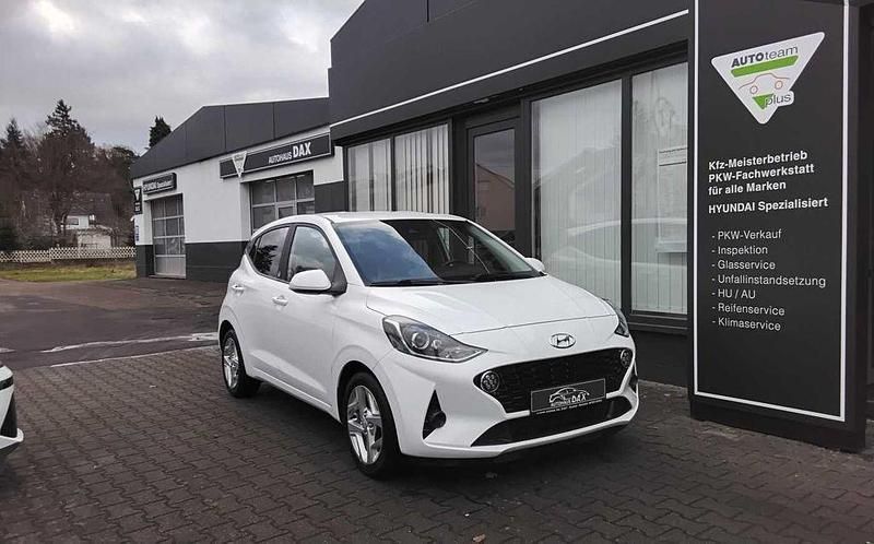 Weiß Gebraucht 2022 Hyundai i10 Kleinwagen | 14.290 € (Etwas zu teuer) - Bild 1/3