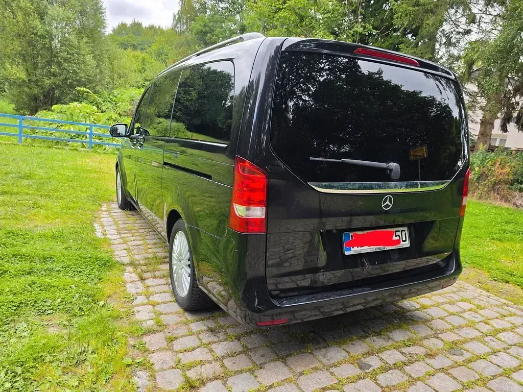 Gebraucht Mercedes V220 Edition 163 PS (119 kW) 2015 Schwarz Van / Kleinbus