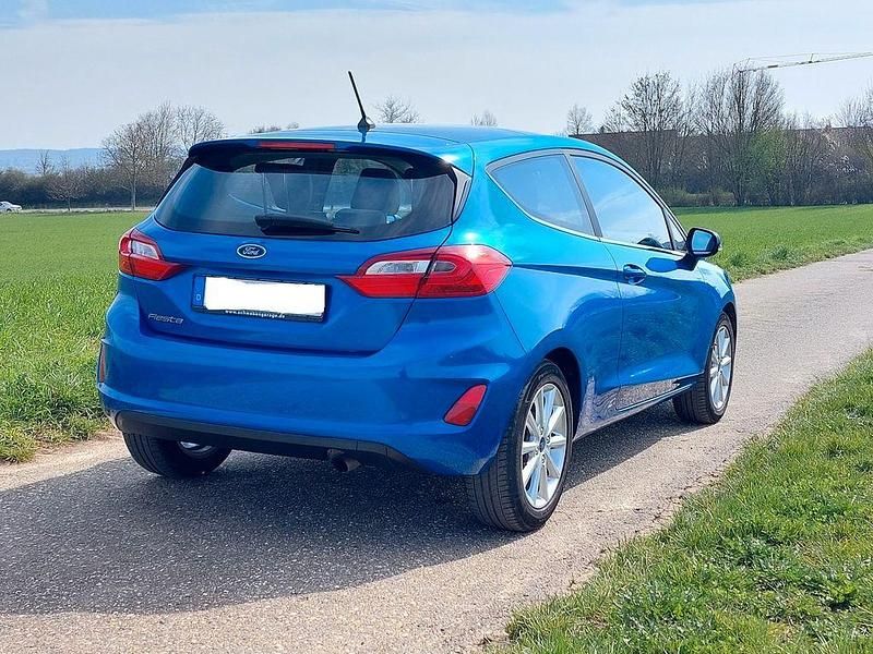 Gebraucht Ford Fiesta Titanium 101 PS (74 kW) 2019 Blau Kleinwagen