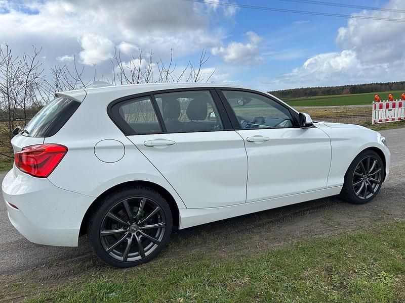 Gebraucht BMW 118 136 PS (100 kW) 2018 Weiß Kleinwagen