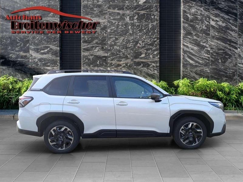 Neu Subaru Forester Exclusive+ 136 PS (100 kW) 2025 Crystal white pearl SUV