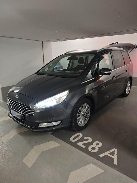 Gebraucht Ford Galaxy Titanium 150 PS (110 kW) 2018 Grau Van / Kleinbus