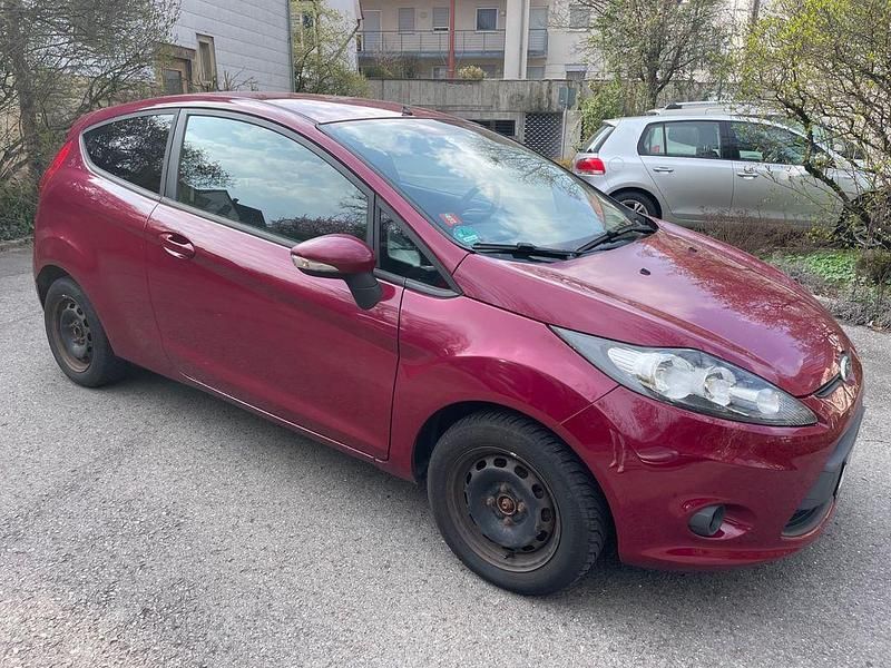 Gebraucht Ford Fiesta Trend 82 PS (60 kW) 2011 Rot Kleinwagen