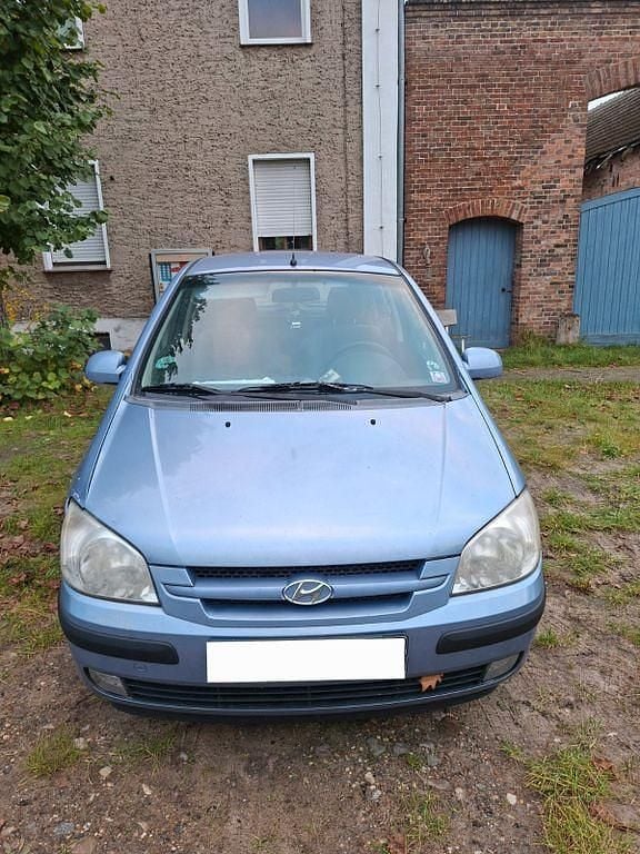 Grau Gebraucht 2004 Hyundai Getz GLS Kleinwagen | 750 € (Superpreis) - Bild 1/4
