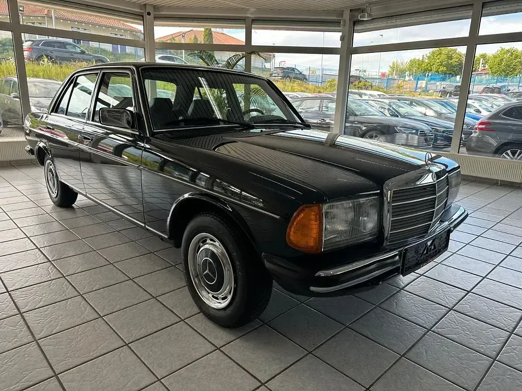 Gebraucht Mercedes 200 109 PS (80 kW) 1982 Blau Limousine