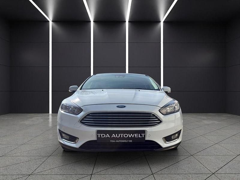 Gebraucht Ford Focus Titanium 125 PS (91 kW) 2018 Weiß Limousine