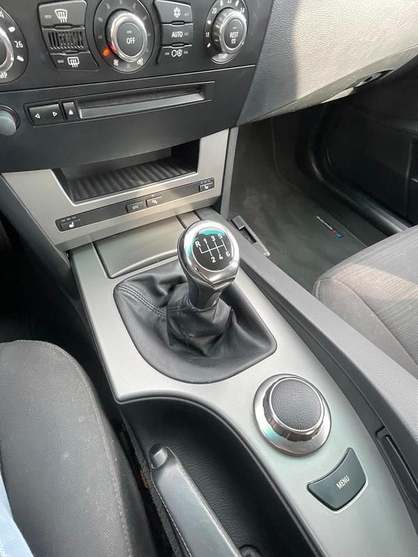 Gebraucht BMW 525 218 PS (160 kW) 2006 Blau Limousine