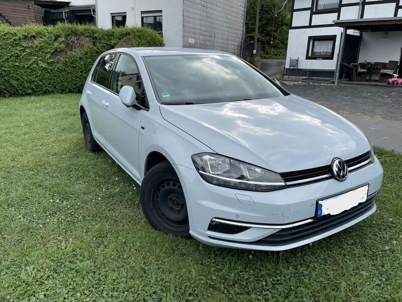 Weiß Gebraucht 2018 VW Golf VII Join Limousine | 11.800 € (Superpreis) - Bild 1/4