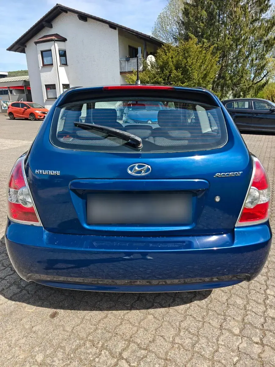 Usata Hyundai Accent 97 CV (71 kW) 2007 Blu Berlina