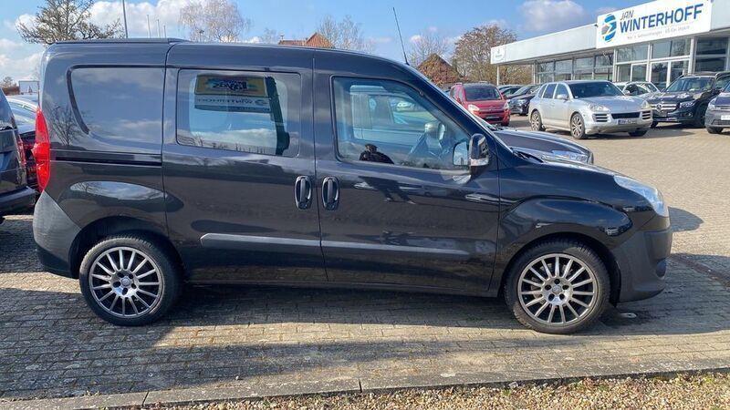 Gebraucht Fiat Doblò 135 PS (99 kW) 2011 Schwarz Van / Kleinbus