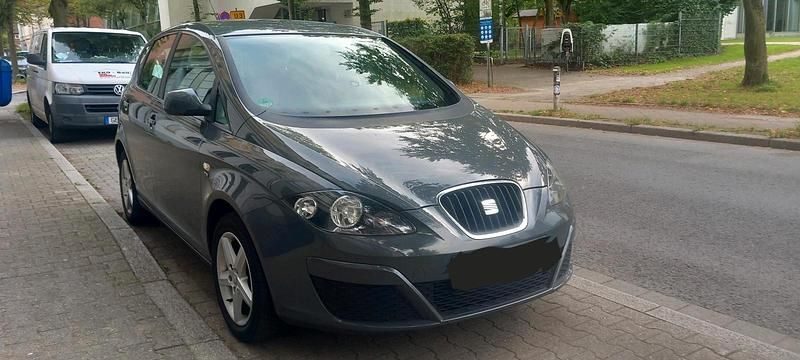Grau Gebraucht 2009 Seat Altea Van / Kleinbus | 3.150 € (Fairer Preis) - Bild 1/4