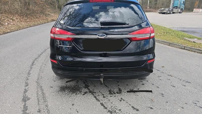 Gebraucht Ford Mondeo 179 PS (131 kW) 2018 Schwarz Kombi