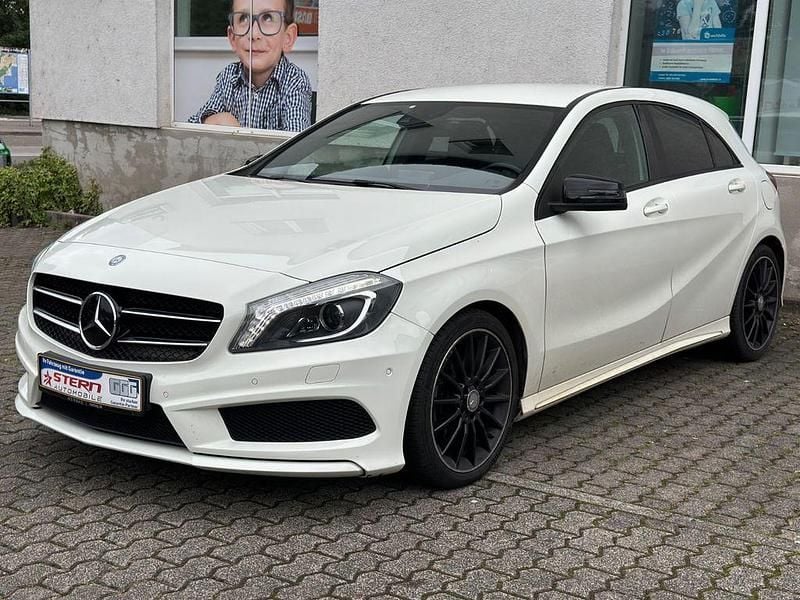 Weiß Gebraucht 2014 Mercedes A200 Sport Limousine | 13.790 € (Fairer Preis) - Bild 1/4