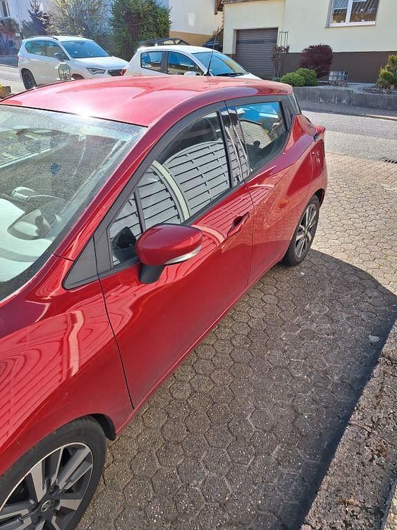 Gebraucht Nissan Micra Acenta 90 PS (66 kW) 2018 Rot Kleinwagen
