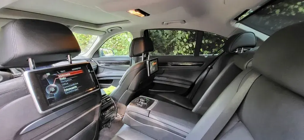 Gebraucht BMW 730 258 PS (189 kW) 2013 Grau Limousine
