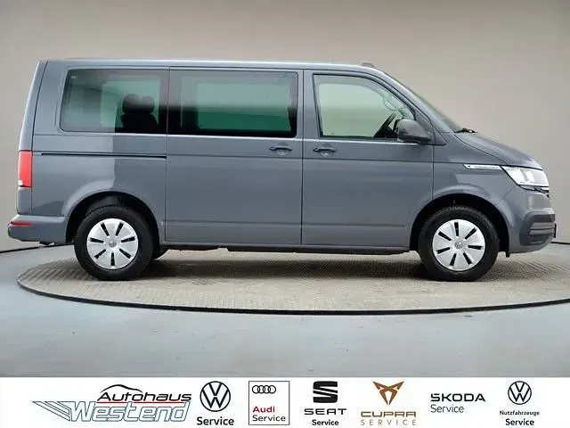 Gebraucht VW Multivan Trendline 150 PS (110 kW) 2021 Pure grey (grau) Van / Kleinbus