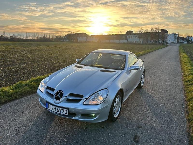 Silber Gebraucht 2006 Mercedes SLK200 Cabrio | 8.300 € (Fairer Preis) - Bild 1/4