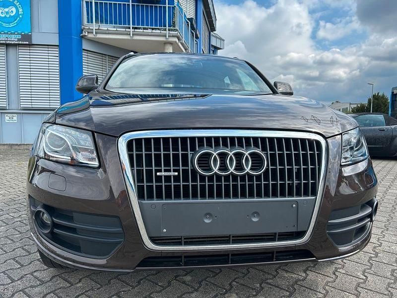 Braun Gebraucht 2011 Audi Q5 S-Line SUV | 17.699 € (Etwas zu teuer) - Bild 1/4