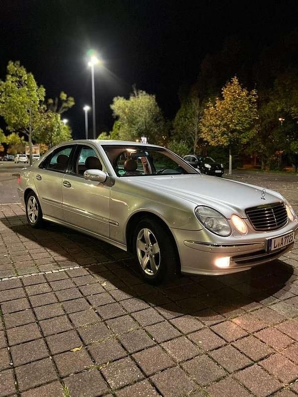 Gebraucht Mercedes E240 177 PS (130 kW) 2002 Grau Limousine