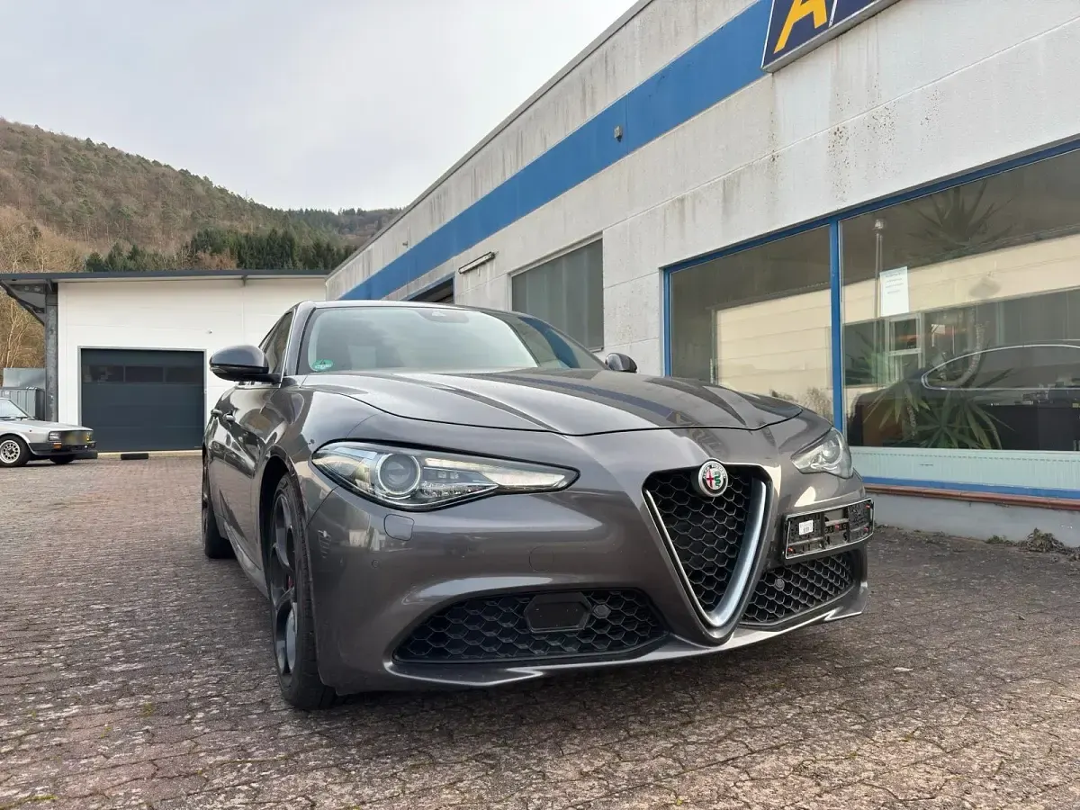 Gebraucht Alfa Romeo Giulia 201 PS (147 kW) 2019 Grau Limousine