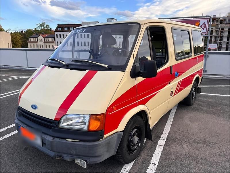 Second-hand Ford Transit S 80 CP (58 kW) 1993 Bej Monovolum