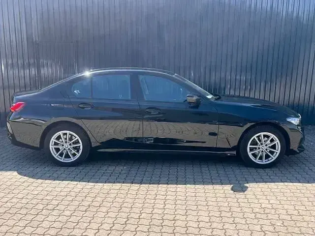 Gebraucht BMW 318 Shadowline 156 PS (114 kW) 2024 Schwarz Limousine