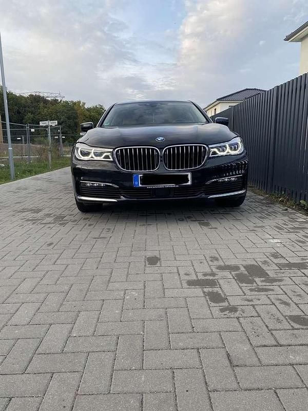 Gebraucht BMW 740 326 PS (239 kW) 2018 Limousine