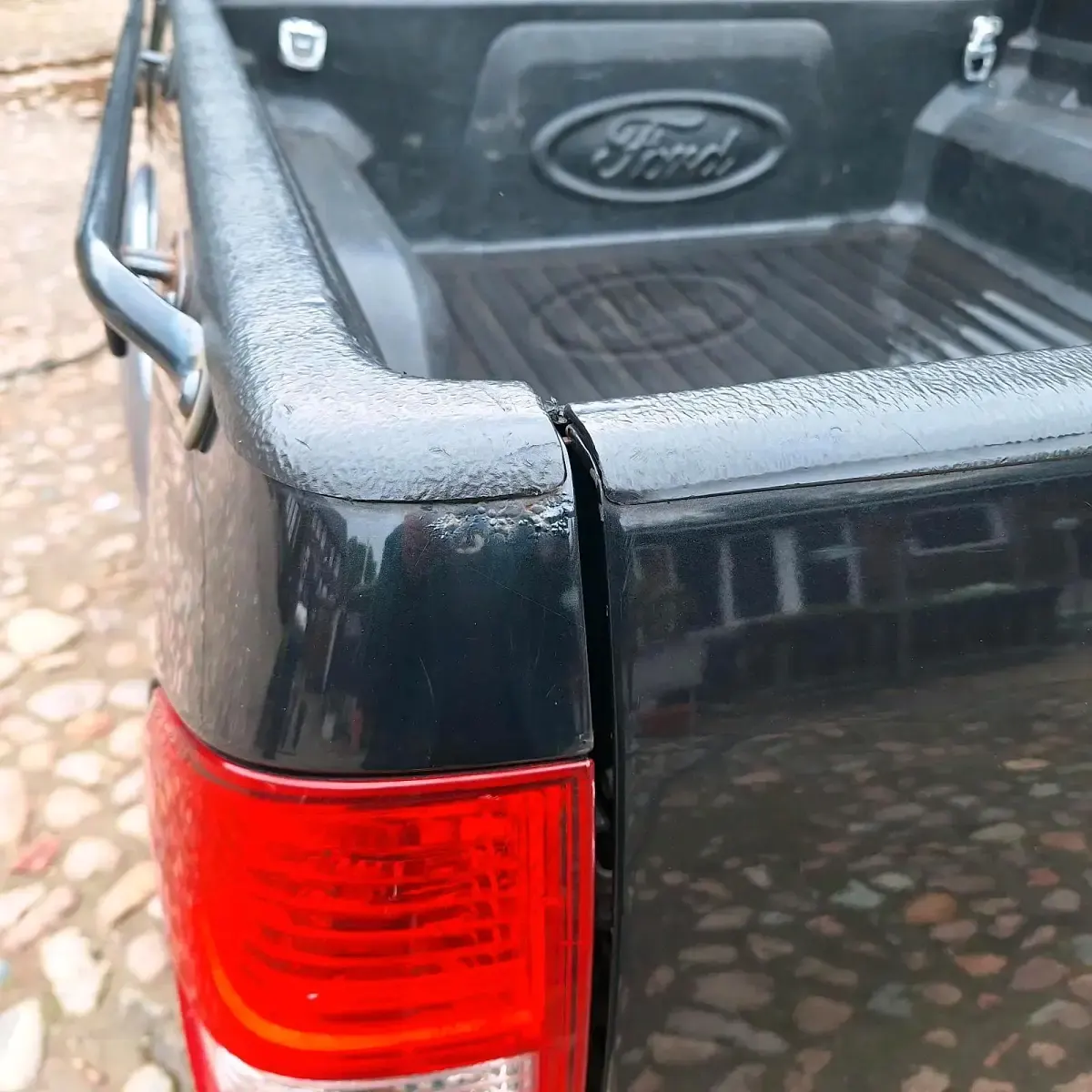Używany Ford Ranger 140 KM (102 kW) 2009 Czarny Pickup