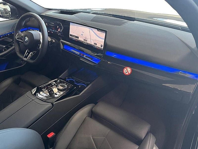 Neu BMW 540 M Sport 286 PS (210 kW) 2025 Black sapphire metallic Kombi