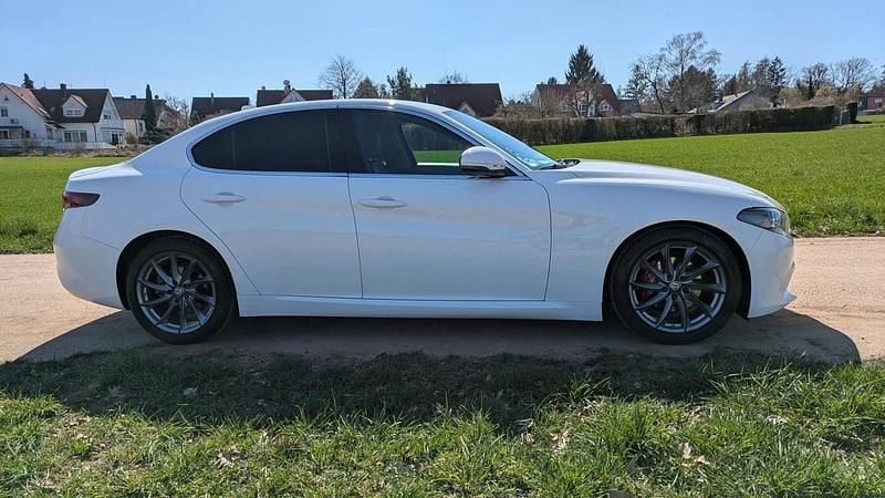 Gebraucht Alfa Romeo Giulia Super 180 PS (132 kW) 2016 Weiß Limousine