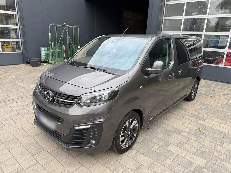 Grau Gebraucht 2020 Opel Zafira Life Van | 31.000 € (Fairer Preis) - Bild 1/4