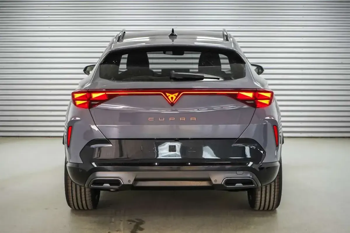 Neu Cupra Formentor 150 PS (110 kW) 2026 Graphene grau metallic (r6) SUV
