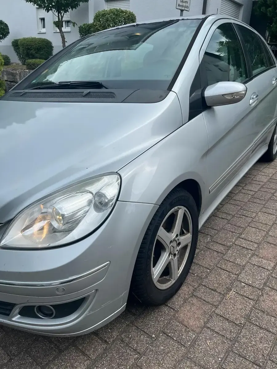 Gebraucht Mercedes B200 140 PS (102 kW) 2006 Silber Van / Kleinbus