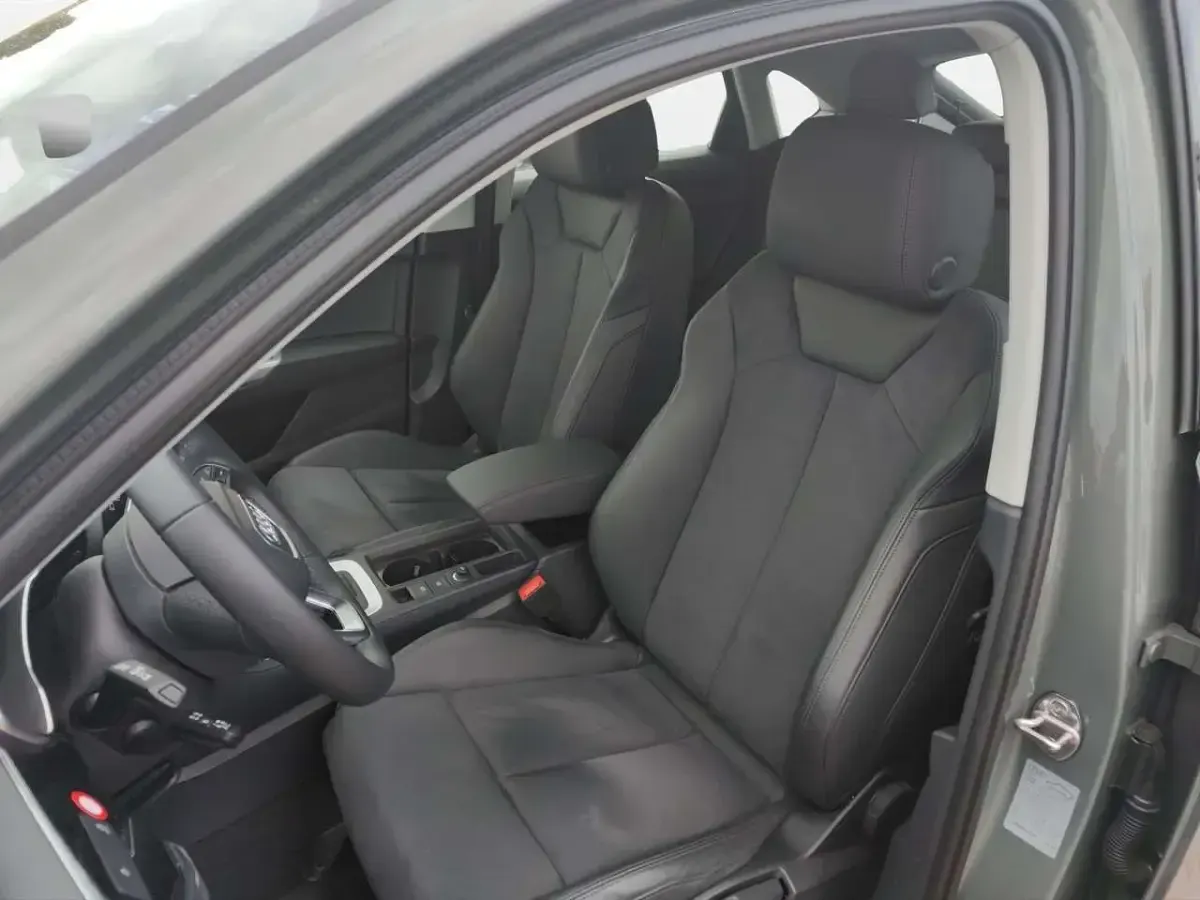 Gebraucht Audi Q3 S-Line 150 PS (110 kW) 2024 Chronosgrau metallic SUV